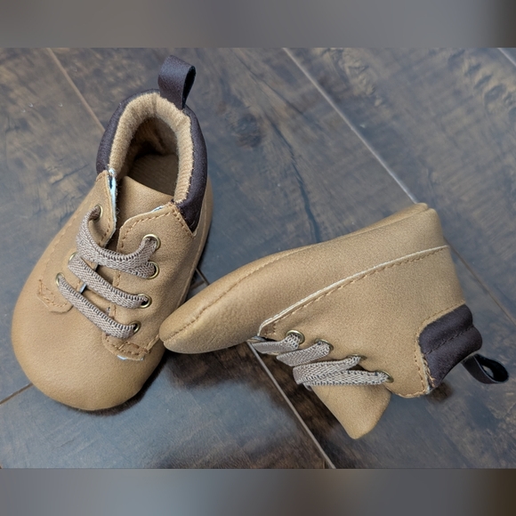 Bundle of 4 pairs of baby shoes - Picture 5 of 14